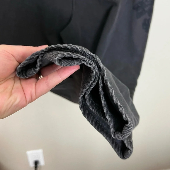 AEO • Black Mom Jean - Picture 7 of 7